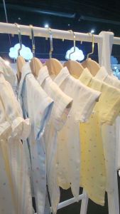 Iflin Baby - ชุดไปเที่ยว เด็กผู้ชาย แขนสั้นขาสั้น ปกเชิ้ต - Romper for Boy - มี 2 เนื้อผ้า 4 ไซส์ (0-3M 3-6M 6-9M 9-12M)