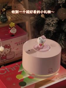 (1000ML)100% Authentic Hello Kitty Humidifier with Night Light Wireless & Wired Support Rotating Desktop Water Replenishing Spray USB Charging Music Humidifier with BT Speaker Music Box Birthday Gift J03-B J05-B