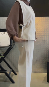 Minju Oneset: Outfit Hijab Style & Vest Setelan Wanita Unik