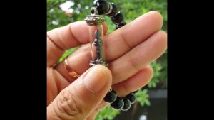 กําไล ไอ้ไข่วัดเจดีย์ ขอได้ไหว้รับ ฝังเพชร หินนิล1cm. ขนาดรอบกําไล18cm. เหมาะกับแขน17-20cm. องค์3cm.