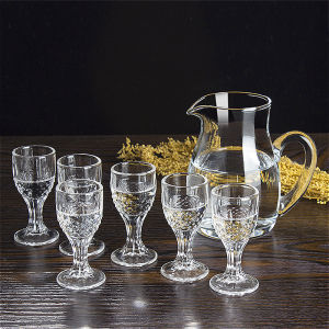 Wine Dispenser and Shot Glass Baijiu Kettle High End Whiskey Dispenser Decanter Transparent Small Wine Glass Classic Spirits Cup
