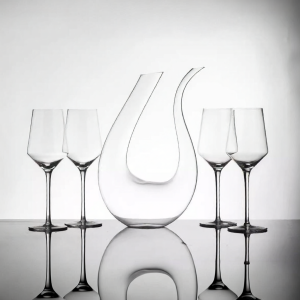 Hand-blown Crystal Glass Swan-shaped Decanter