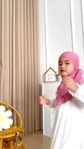 Jilbab Anak Carla Usia 0-3 Tahun: Pilihan Terbaik untuk Hijab Anak
