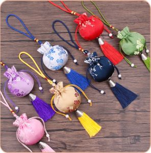 Hanging Pouch Fragrance Sachet Ten Colors Plum Blossom Tassel Small Embroidered Silk Hanfu Ancient Style Car Mosquito Repellent