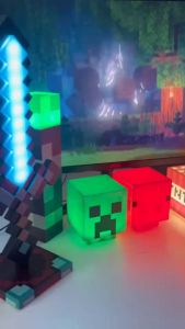 ไฟLEDเปลี่ยนสีได้ พร้อมส่งโคมไฟมายคราฟ ของเล่นมายคราฟ ไฟกลางคืนตั้งโต๊ะ