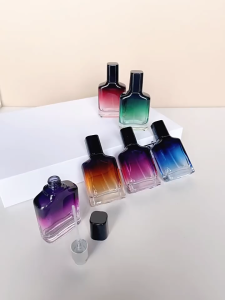 Vỏ rỗng Chai chiết nước hoa dung tích 20ml 30ml kiểu Orto Parisi vòi xịt phun sương sang trọng.