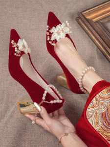 Chinese Style Pearl Decorated High Heels Wedding Shoes for Women Pointed Toe Chunky Heel Fashion Single Shoes for Brides