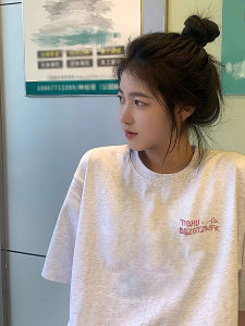 เสื้อยืดคอกลมแขนสั้นผ้าฝ้ายแท้สำหรับผู้หญิง ฤดูร้อน 2025 ใหม่ ขนาดเล็ก สไตล์อเมริกันย้อนยุค เสื้อตัวบนแฟชั่น