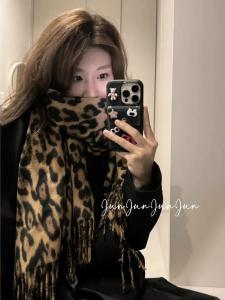 Khăn Choàng Da Báo Dày Dặn Thời Trang Cho Nữ Mùa Đông Ấm Áp Phong Cách Hàn Quốc Giả Lông Cừu Cặp Đôi Học Sinh Đa Năng Khăn Choàng