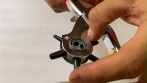 Kìm bấm lỗ thắt lưng dây nịt bấm dây da đồng hồthắt lưng giày dép bìa cứng + 6 size lỗ đa năng