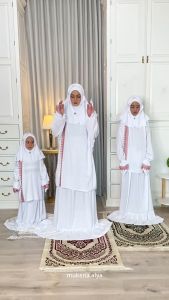 ALYA | MUKENA ADIBA WHITE KIDS - By MUKENAALYA.ID | Mukena Potongan Berlengan | Mukena Rayon Grade A Premium | Mukena Nyaman Untuk Anak