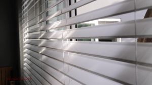 TheBlindSpot Bidai Venetian Moden Lantex 50mm yang Elegan dengan Pita Hiasan Elegant Lantex 50mm Modern Venetian Blinds with Decorative Tape