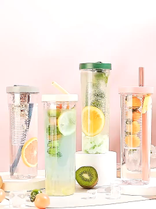 700ML Large Capacity Korean Version of Simple Plastic Water Cup Folding Straw Filter Lemon Cup