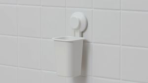 IKEA อุปกรณ์สำหรับห้องน้ำ TISKEN ที่วางฝักบัว ที่ใส่แปรงสีฟัน ที่วางสบู่ ไม่ต้องเจาะผนัง ติดตั้งง่าย
