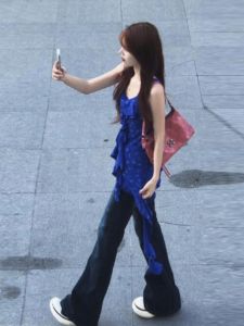 CHANGTONG | เสื้อกั๊กแขนกุดลายดอกไม้สีน้ำเงินสำหรับผู้หญิงในช่วงฤดูร้อน เสื้อคลุมกันหนาวแบบสวมไหล่ที่สวยงามและมีสไตล์ ทรงเข้ารูป 2025 ใหม่