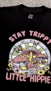 BeeUniq Kaos Crop Wanita Oversize Stay Trippy Little Hippie