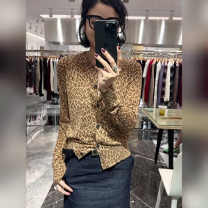 Temperament Leisure round Neck Shirt Womens Inner Wear Base Cardigan European Goods Unique Chic Leopard-Print Long-Sleeved Shirt Womens Autumn