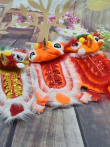 เสื้อผ้าสำหรับน้องหมาเต้นรำมังกรชุดคอจีนคอร์กี้บัคเกอร์ชุดแมวนำโชคฉลองปีใหม่สำหรับสัตว์เลี้ยงแบบสองขาสำหรับฤดูใบไม้ร่วงและฤดูหนาว