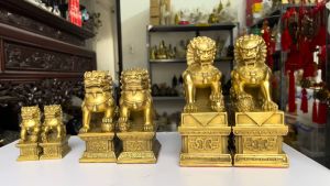 Đôi nghê ngồi bệ phong thủy trấn trạch bằng đồng 3 cỡ: Cao 10cm 15cm 22cm