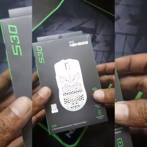 Mouse Wireless Charging Nemesis S30 Gaming Mouse\\n\\n Apa itu Mouse Wireless Charging Nemesis S30?\\n\\nMouse Wireless Charging Nemesis S30 adalah perangkat gaming mouse yang dilengkapi dengan fitur pengisian daya nirkabel. Mouse ini dirancang khusus untuk memberikan pengalaman gaming yang optimal dengan teknologi wireless terbaru dan desain ergonomis.\\n\\n Spesifikasi Mouse Wireless Charging Nemesis S30\\n\\nBerikut adalah spesifikasi dari Mouse Wireless Charging Nemesis S30:\\n\\n- Teknologi pengisian daya nirkabel\\n- Resolusi sensor tinggi\\n- Frekuensi operasi 2.4GHz\\n- 6 tombol programable\\n- Desain ergonomis\\n- Kompatibel dengan Windows dan MacOS\\n\\n Keunggulan Mouse Wireless Charging Nemesis S30\\n\\nBeberapa keunggulan dari Mouse Wireless Charging Nemesis S30 antara lain:\\n\\n- Pengisian daya nirkabel yang praktis dan efisien\\n- Koneksi wireless yang stabil dan responsif\\n- Desain ergonomis yang nyaman digunakan dalam jangka waktu lama\\n- Kemampuan personalisasi tombol yang dapat disesuaikan dengan kebutuhan pengguna\\n\\n Bagaimana Cara Menggunakan Mouse Wireless Charging Nemesis S30?\\n\\nBerikut adalah langkah-langkah penggunaan Mouse Wireless Charging Nemesis S30:\\n\\n1. Hubungkan mouse ke komputer menggunakan kabel USB atau melalui pengaturan wireless.\\n2. Tempatkan mouse pada permukaan pengisian daya nirkabel.\\n3. Pastikan mouse terhubung dengan komputer dan siap digunakan.\\n\\n Tips dan Trik Menggunakan Mouse Wireless Charging Nemesis S30\\n\\nUntuk mendapatkan hasil maksimal dari Mouse Wireless Charging Nemesis S30, berikut beberapa tips dan trik yang dapat Anda coba:\\n\\n- Atur resolusi sensor sesuai dengan kebutuhan game Anda.\\n- Gunakan tombol programable untuk menyesuaikan fungsi-fungsi yang sering digunakan.\\n- Pastikan mouse selalu diletakkan pada permukaan pengisian daya nirkabel untuk menghindari kehabisan baterai.\\n\\n Mengapa Memilih Mouse Wireless Charging Nemesis S30?\\n\\nAda beberapa alasan mengapa Anda harus memilih Mouse Wireless Charging Nemesis S30 sebagai mouse gaming Anda:\\n\\n Perbandingan Dengan Mouse Lainnya\\n\\nDibandingkan dengan mouse gaming lainnya, Mouse Wireless Charging Nemesis S30 memiliki beberapa keunggulan seperti teknologi pengisian daya nirkabel yang praktis, koneksi wireless yang stabil, dan desain ergonomis yang nyaman digunakan dalam jangka waktu lama.\\n\\n Ulasan Pengguna Tentang Mouse Wireless Charging Nemesis S30\\n\\nBerdasarkan ulasan pengguna, Mouse Wireless Charging Nemesis S30 mendapatkan rating positif karena kualitas build-nya, kenyamanan penggunaan, dan kemampuan personalisasi tombol yang disediakan.\\n\\nMouse Wireless Charging Nemesis S30 adalah pilihan yang tepat untuk Anda yang mencari mouse gaming dengan teknologi pengisian daya nirkabel, koneksi wireless yang stabil, dan desain ergonomis yang nyaman digunakan dalam jangka waktu lama.\n}