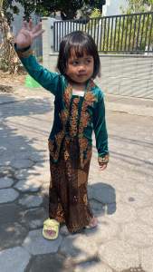 SET KEBAYA PYRAMID GUNUNGAN (kebaya+rok plisket)