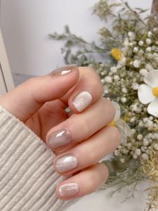 Handmade Champagne Color Cat Eye Crystal Short Wearing False Nails Ultra Shiny Ice Transparent Simple Pure Color Nail Art Stickers