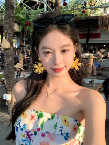 Beach Vacation Straw Woven Sunflower Earrings Womens Unique Exaggerated Fashion Jewelry Bohemian Style Alloy Ear Decor