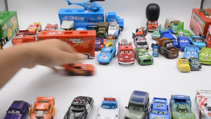 Disney Cars Set 7-Piece Diecast Lightning McQueen Kids Gift Set Pixar Cars