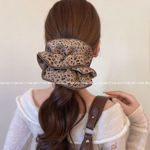 ยางรัดผมผ้าซาตินลายเสือดาวขนาดใหญ่ 4 ชั้น ยางรัดผมทรงหัวเข็มขัดสำหรับผู้หญิง ยางรัดผมสไตล์หวานสำหรับผู้ใหญ่