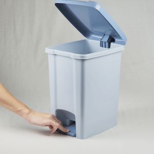 ถังขยะ มีแท่นเหยียบ 13.5 ลิตร สไตล์โมเดิร์น (No.290)