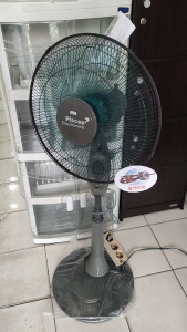 PISCES SF1680PRO Kipas Angin Berdiri 16 inchi Dengan Mesin Bearing Bergaransi Resmi