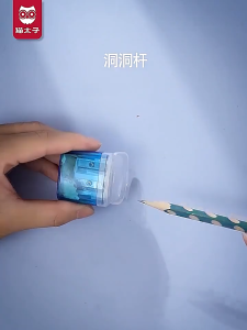 Double Hole Pencil Sharpener Manual Mechanical Pencil Sharpener Hole School Supplies(Pink/Blue 1pcs)