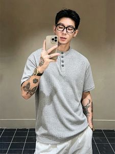 OUMULONG | Áo Thun Tay Ngắn Cổ Henry Màu Xám Thoáng KhíThoải Mái