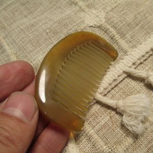 แปรงแกะมีดขนาดเล็กพกพาสะดวกสำหรับเด็ก ป้องกันการหลุดร่วงของผม แปรงแกะมีดแบบน่ารักสำหรับเด็ก แปรงแกะมีดแบบพกพาขนาดเล็กสำหรับเด็ก