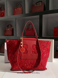 Large Capacity Red Wedding Tote Bag for Women Elegant British Style Soft PU Leather Shoulder Bag Ideal for Everyday Use