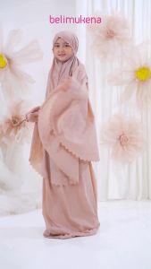 (FREE SAJADAH ) - Mukena Anak Tanggung Travel Mini Parasut Laser Cut Ibu Kost Tya Ariestya