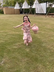 ชุดสูทแฟชั่นสำหรับเด็กผู้หญิง ชุดสูทสองชิ้นแขนกุดลายดอกไม้ฤดูร้อนแบบใหม่