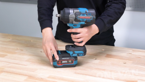 ประแจกระแทกไฟฟ้าไร้แปรงถ่าน 2800N.M 2800W impact wrench ประแจกระแทกไร้สาย 1/2 นิ้ว พร้อมไขควงสำหรับแบตเตอรี่ Makita 18V