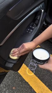 ALAmall ครีมดูแลภายในรถยนต์ 260 กรัม กำจัดคราบหนักทันใจ! เพิ่มความเงางาม ปกป้องยาวนาน ไม่ทำลายพื้นผิว ปลอดสารเคมีอันตราย คอนโซล เบาะหนัง รองเท้า โซฟา