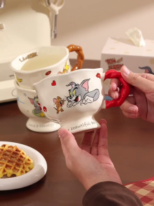 Cute Tom and Jerry Ceramic Mug Coffee Cup Oatmeal Cup Water Drinking Mug Gift Box Set Birthday Gift Heat Resistant Microwave Safe Kitchen Tableware for Home Office