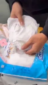 (Buy 1 Get 1 Free) AIKERRSU Diaper Pants xl xxl xxxl(sml) Korean Diapers Breathable Large Sale Magic Tape & Pull-up Pants! Disposable toddler pants for men and women Newborn natural cotton dry baby diapers Super absorbent Soft and comfortable Quality