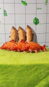 Gấu bông Cá chép nhiều màu treo nôi kích thích thị giác cho bé sơ sinh