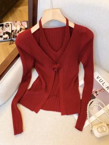 French Style Pure Desire Red Knitted Flower Top Womens Early Autumn Design Hanging Neck Shoulder Base Shirt Korean Version Slim Fit