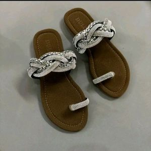 Dép Lê Mũi Tròn Xỏ Ngón Dây Đá Thắt Bện 6 Dây Đế Chống Trơn Trượt Chất liệu Da Bóng Kính Vải Cao Cấp