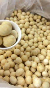 แมคคาเดเมียวาซาบิ เม็ดใหญ่ เต็มคำ กรอบมัน เผ็ดซ่าโดนใจสายวาซาบิ มาให้เลือก 3 ขนาด 200 350 และ 700 กรัม