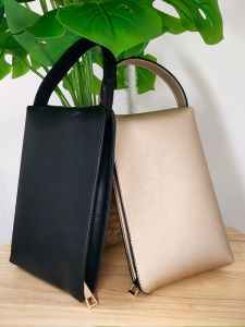 Fashionable Soft Leather Handbag Womens Small Coin Purse Clutch Mobile Phone Bag Wrist Bag Korean Style Long Wallet