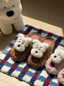 Dép Cotton Nhung Hoạt Hình Dễ Thương Cho Nữ Mùa Đông Chống Trượt Ấm Áp Trong Nhà Dép Mùa Đông Bằng Vải Cotton Pha Lanh Mềm Mại