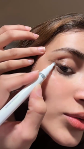 [SG Stock] PAGE VINE Makeup Correcting Pen | Precise Eyeliner Fix & Smudge Remover 5ml