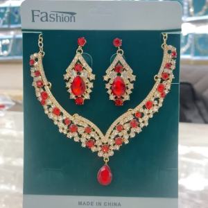 Ladies Fashionable Design Necklace Earrings Jewelry Set Suitable for Daily Wear Wedding Parties Holiday Gifts