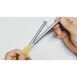 cây gãi lưng inox kéo dài tiện dụng hình bàn tay CINDY